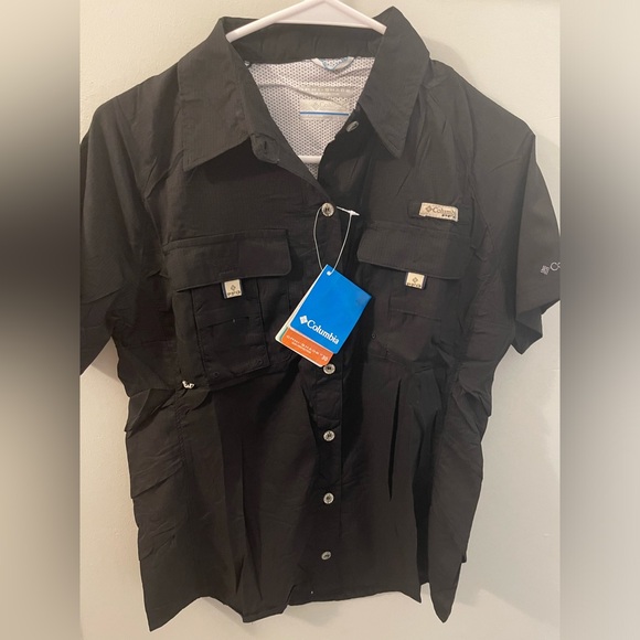 Columbia Tops - Columbia button down short sleeve top Omni shade protection size L
